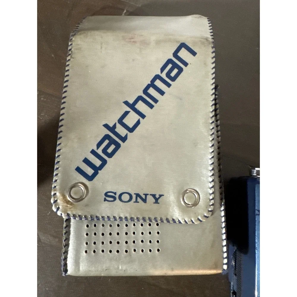 Vintage 1984 Sony Watchman FD-20A Blue Portable B&W TV with Case Made in Japan